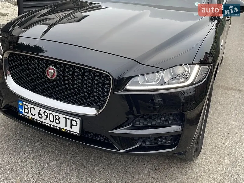 Jaguar F-Pace