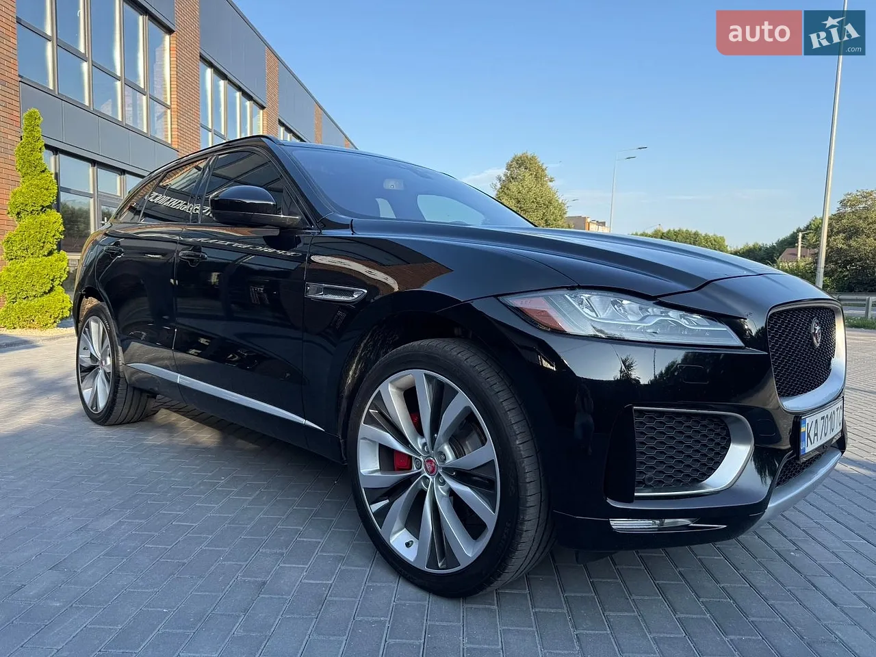 2018 Jaguar F-Pace - мініатюра 2