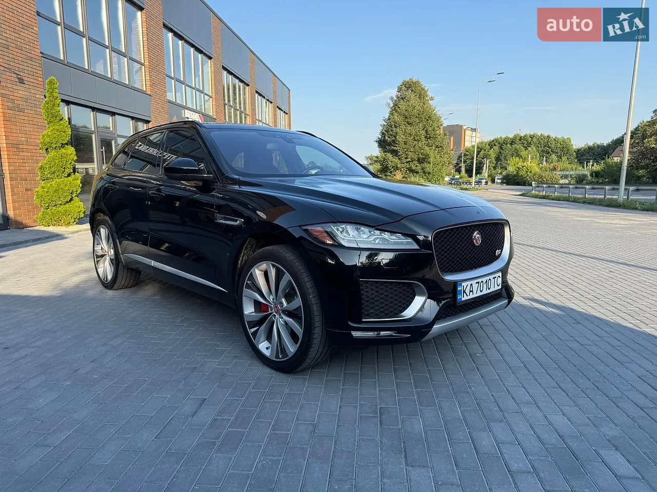 2018 Jaguar F-Pace - мініатюра 3