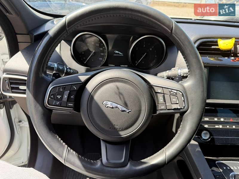 Внедорожник / Кроссовер Jaguar F-Pace 2017 в Черновцах