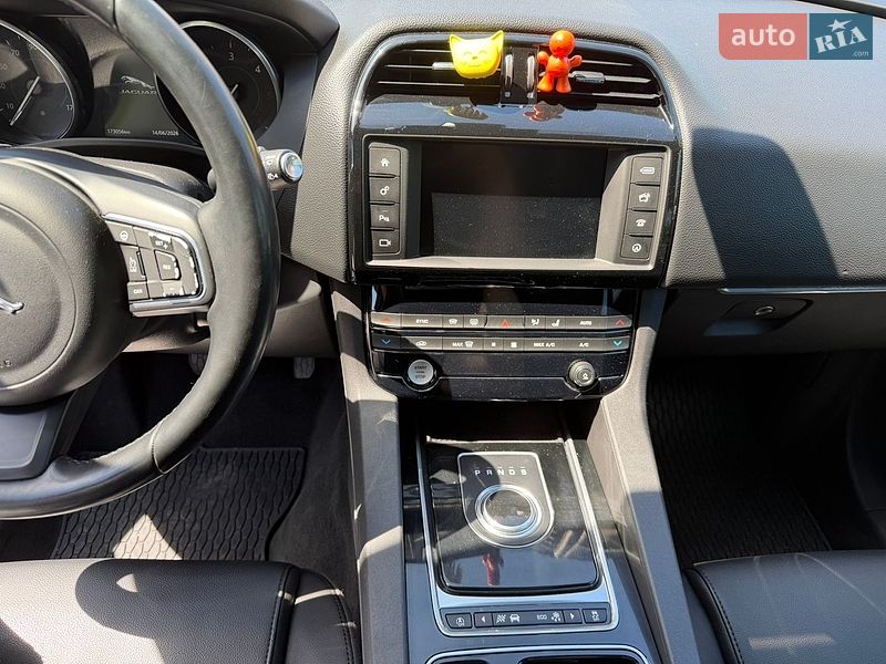 Внедорожник / Кроссовер Jaguar F-Pace 2017 в Черновцах