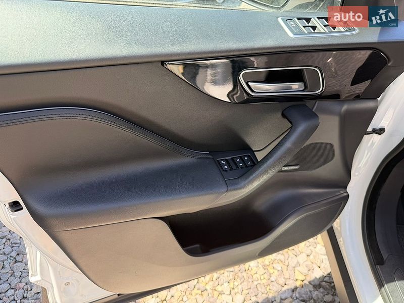 Внедорожник / Кроссовер Jaguar F-Pace 2017 в Черновцах