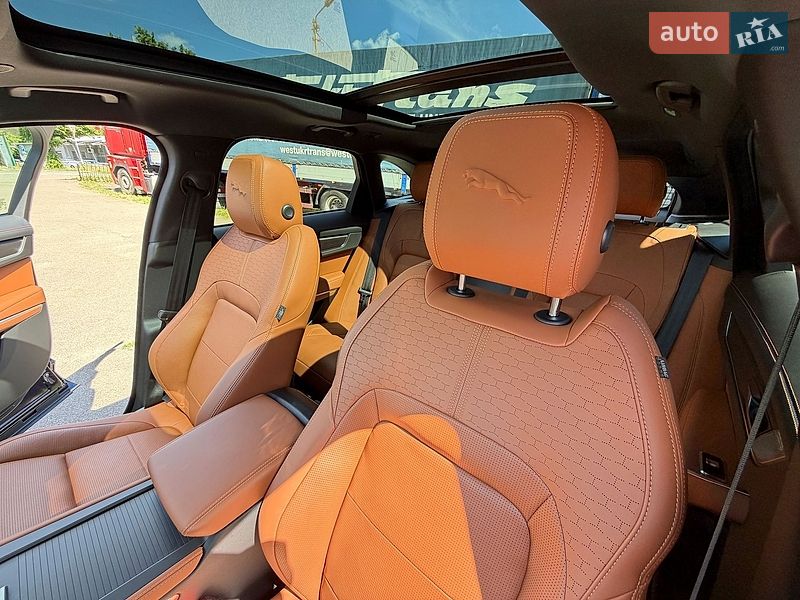 Позашляховик / Кросовер Jaguar F-Pace 2024 в Чернігові