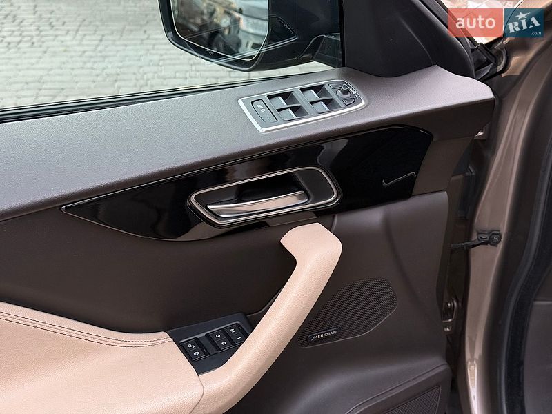 Позашляховик / Кросовер Jaguar F-Pace 2016 в Одесі фото 23 Позашляховик / Кросовер Jaguar F-Pace 2016 в Одесі