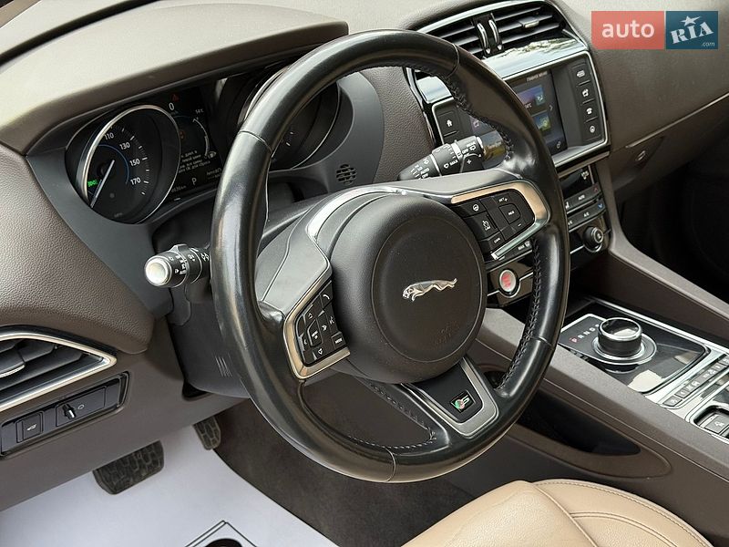 Позашляховик / Кросовер Jaguar F-Pace 2016 в Одесі фото 25 Позашляховик / Кросовер Jaguar F-Pace 2016 в Одесі