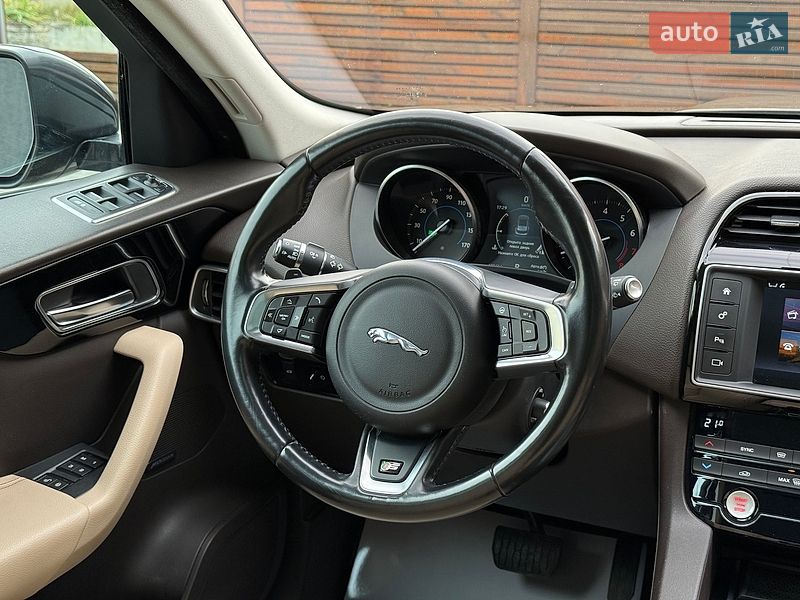 Позашляховик / Кросовер Jaguar F-Pace 2016 в Одесі фото 28 Позашляховик / Кросовер Jaguar F-Pace 2016 в Одесі