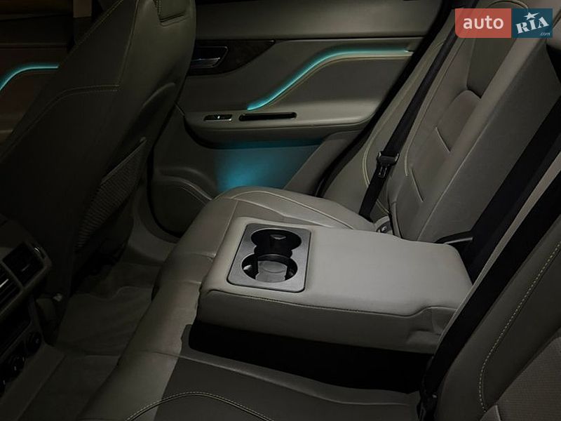 Позашляховик / Кросовер Jaguar F-Pace 2017 в Чернівцях