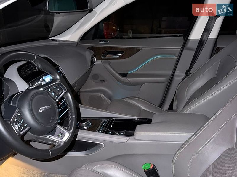 Позашляховик / Кросовер Jaguar F-Pace 2017 в Чернівцях