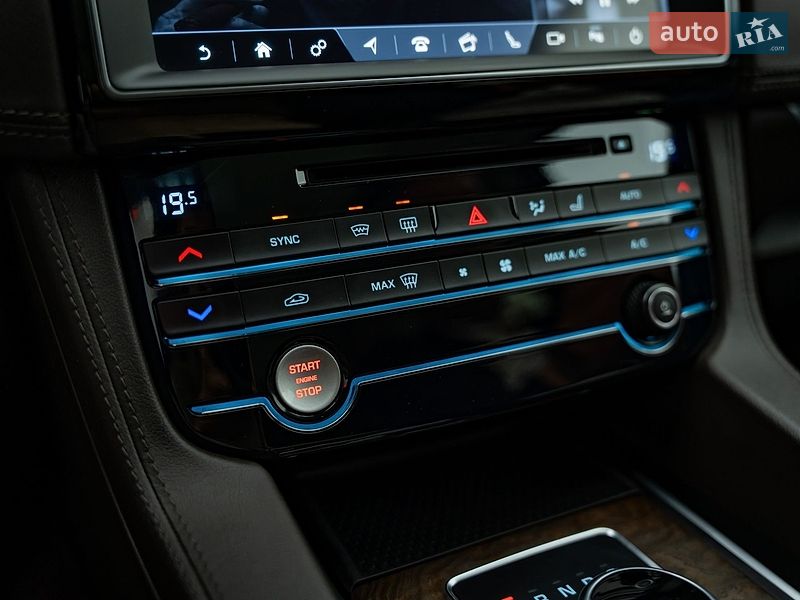 Внедорожник / Кроссовер Jaguar F-Pace 2018 в Киеве