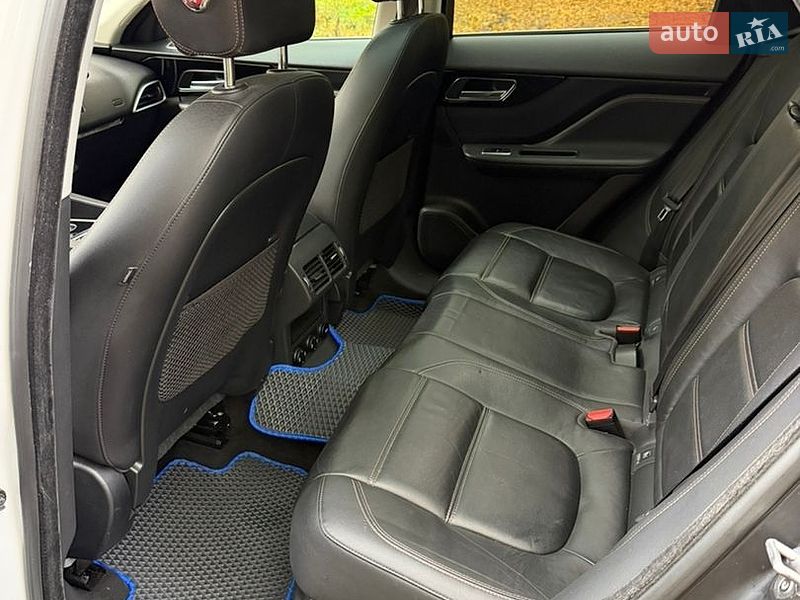 Внедорожник / Кроссовер Jaguar F-Pace 2016 в Хмельницком