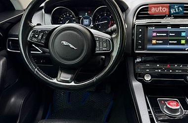Внедорожник / Кроссовер Jaguar F-Pace 2016 в Хмельницком