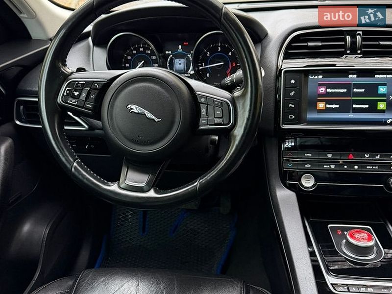 Внедорожник / Кроссовер Jaguar F-Pace 2016 в Хмельницком