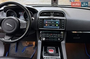 Внедорожник / Кроссовер Jaguar F-Pace 2016 в Хмельницком