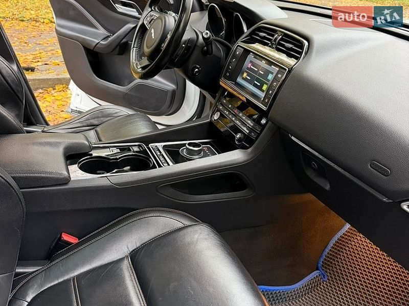 Внедорожник / Кроссовер Jaguar F-Pace 2016 в Хмельницком