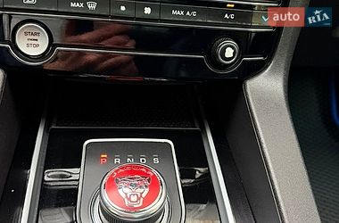 Внедорожник / Кроссовер Jaguar F-Pace 2016 в Хмельницком
