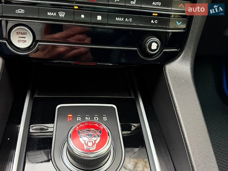 Внедорожник / Кроссовер Jaguar F-Pace 2016 в Хмельницком
