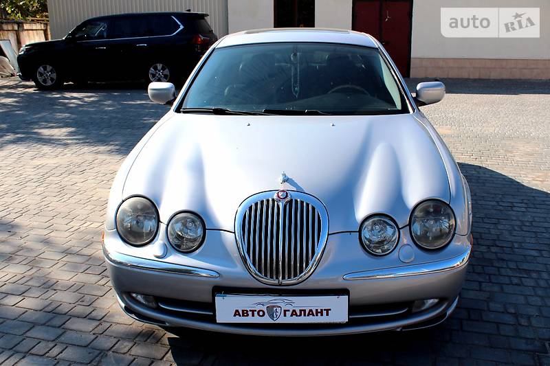 Jaguar S-Type 2000 года