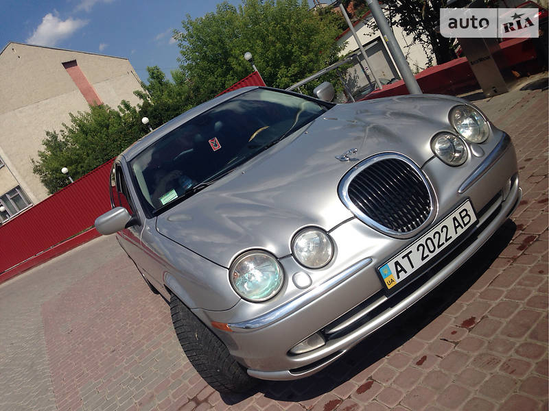 Jaguar S-Type 2000 года