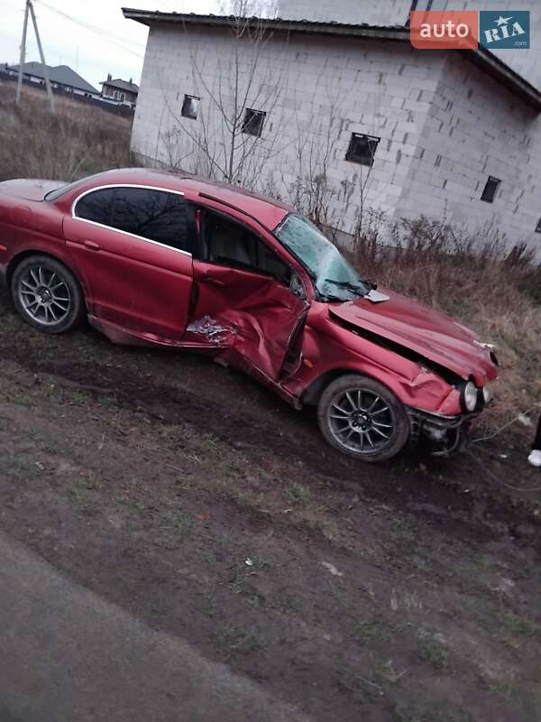 Седан Jaguar S-Type