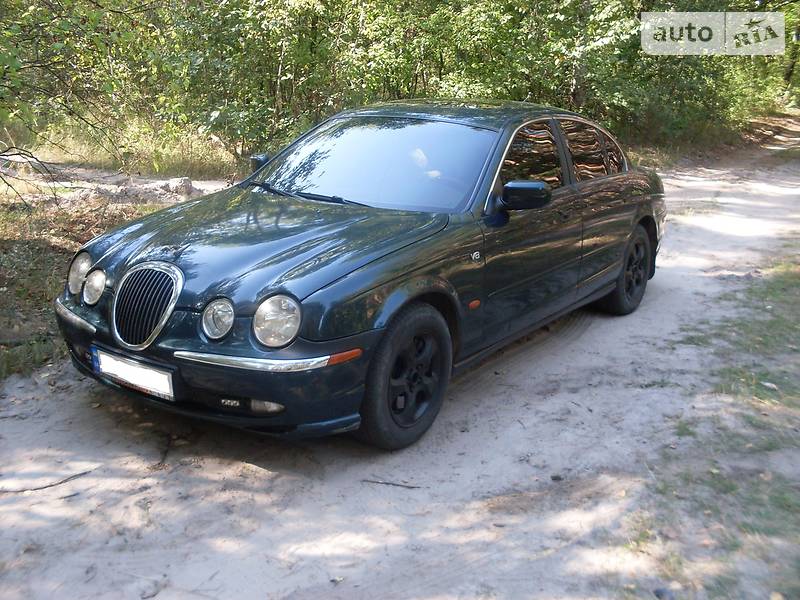 Jaguar X-Type 2000 года