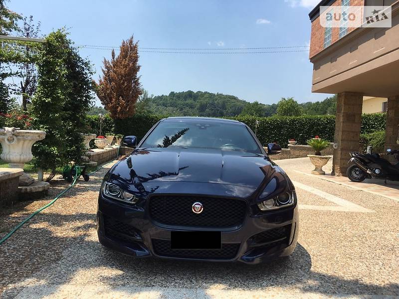 Jaguar XE 2016 года