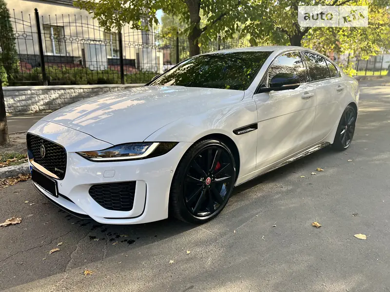Jaguar XE