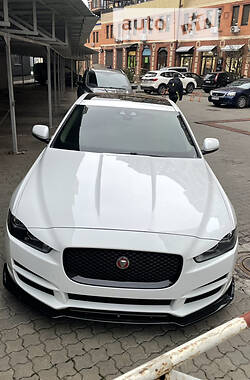 Jaguar XE  2016