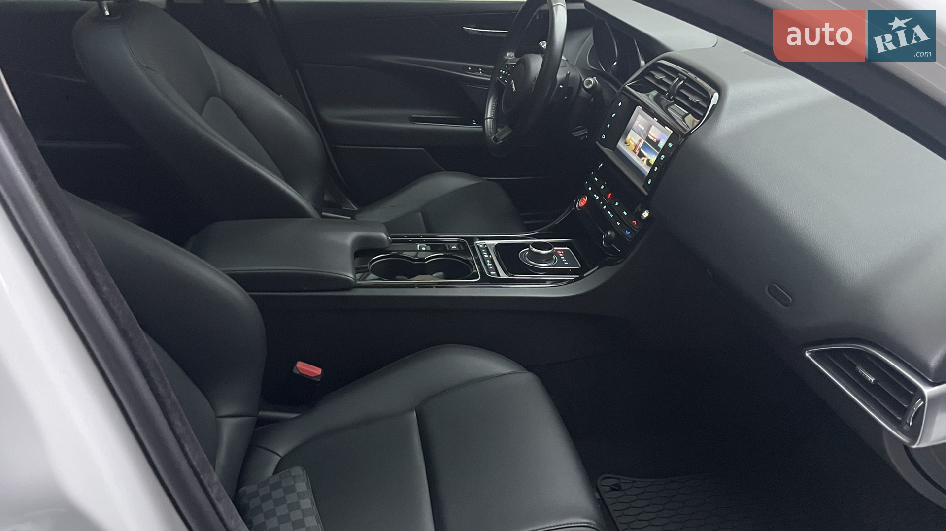 Jaguar XE 2016 VIN SAJAR4BG4HA960974 фото оголошення 6 з 8