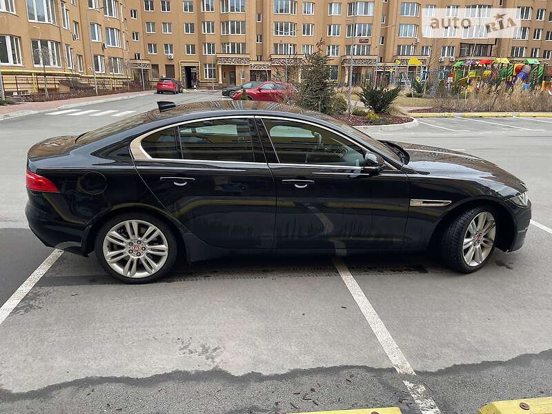 Jaguar XE