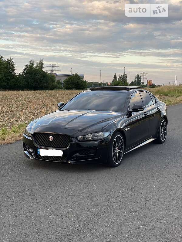 Jaguar XE