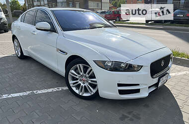 Jaguar XE  2019