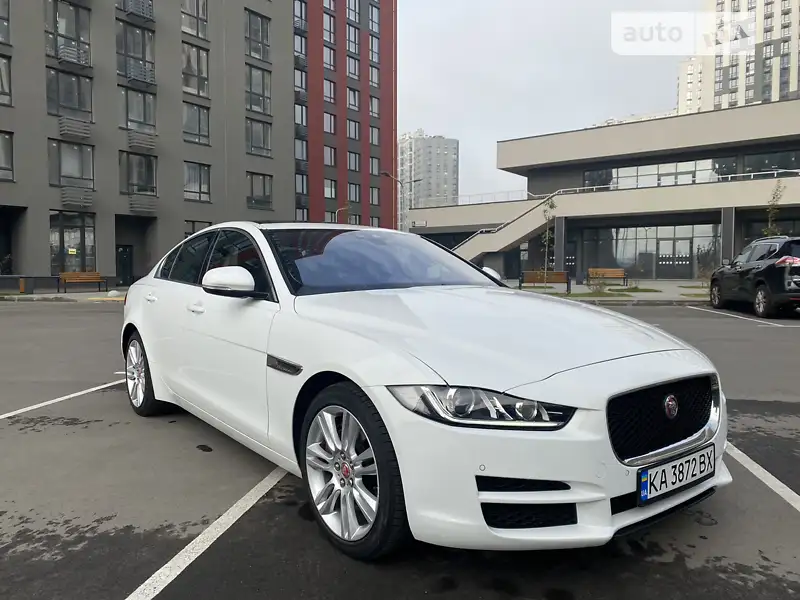Jaguar XE
