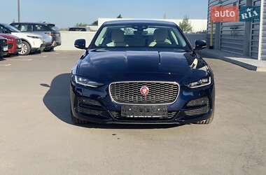 Jaguar XE  2019