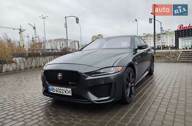 Jaguar XE  2019