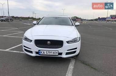 Jaguar XE  2018
