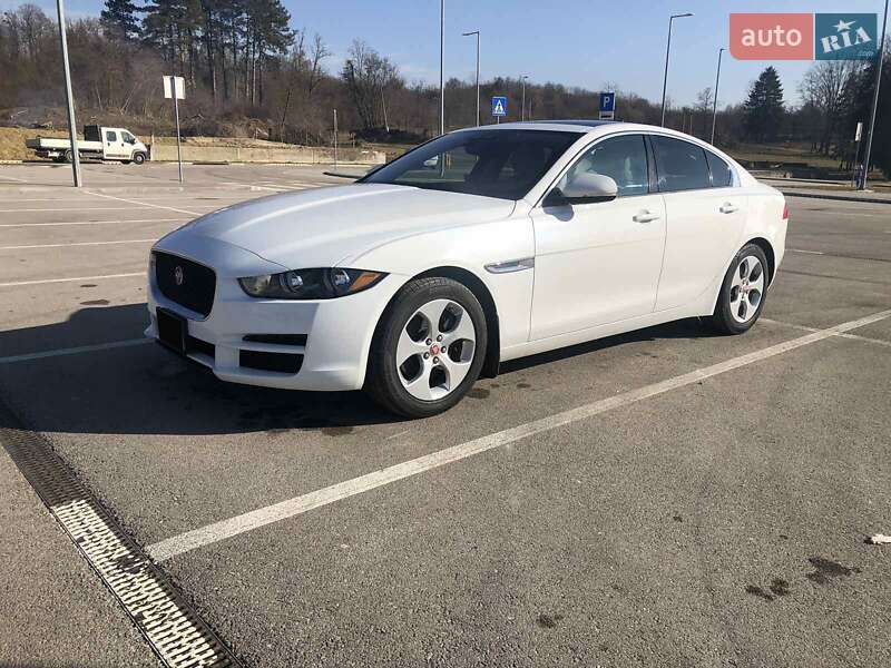 Jaguar XE