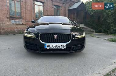 Jaguar XE  2016