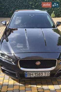 Jaguar XE  2016