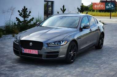 Jaguar XE  2017