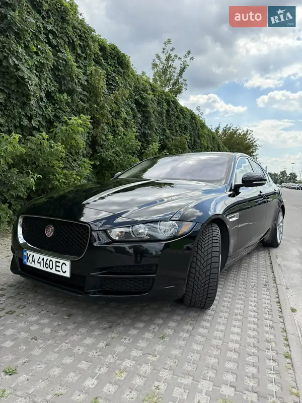 Jaguar XE