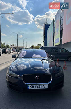 Jaguar XE  2017