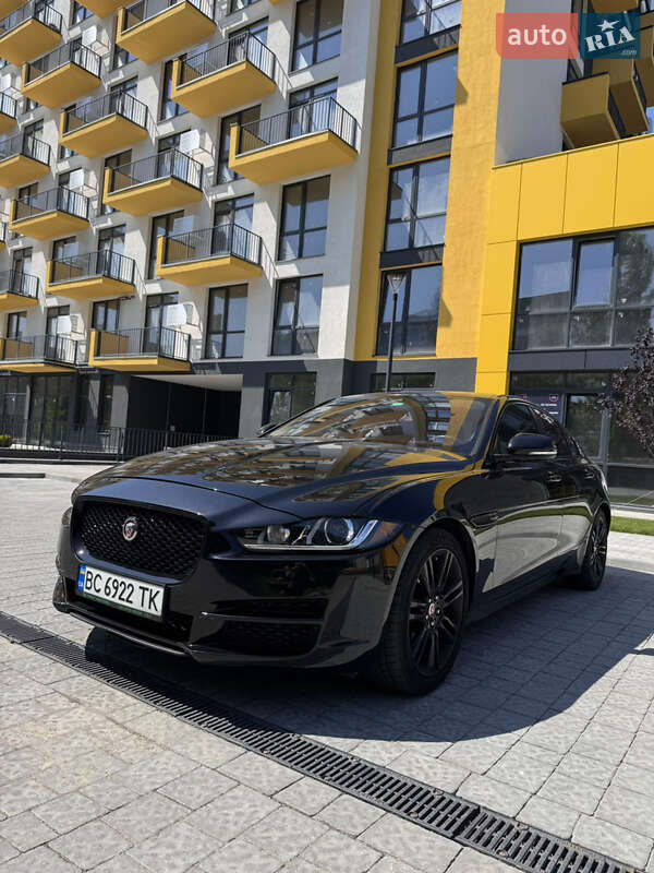 Jaguar XE