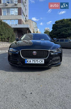 Jaguar XE  2019