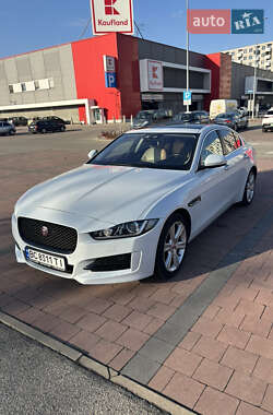 Jaguar XE  2016