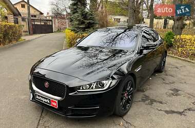 Jaguar XE  2019
