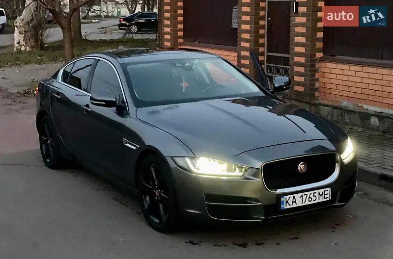 Jaguar XE