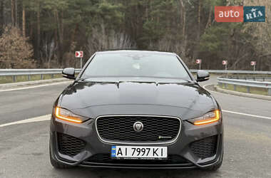 Jaguar XE  2020