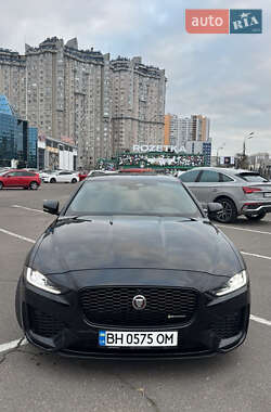 Jaguar XE  2021