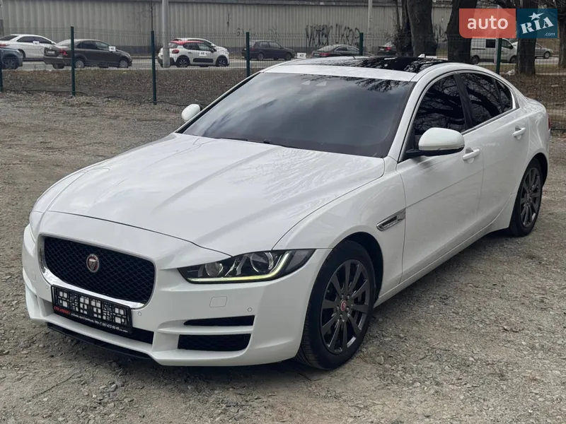 Jaguar XE