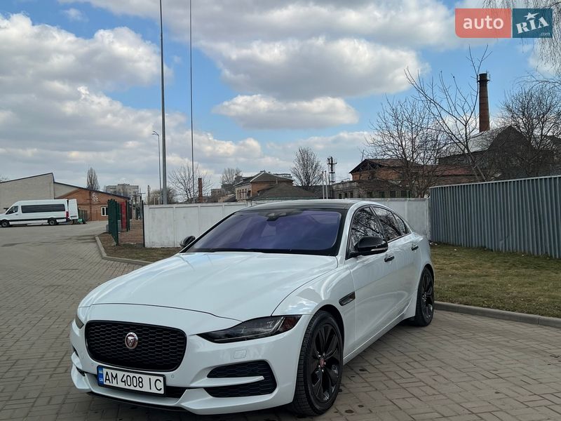 Jaguar XE